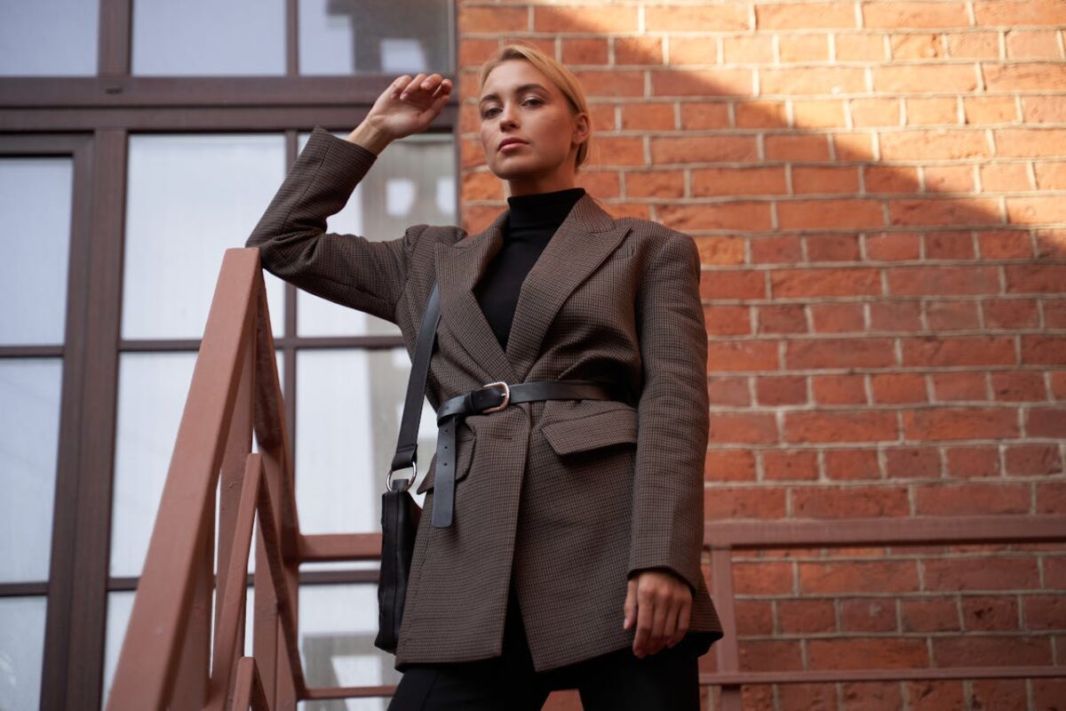 Woman wearing an oversized blazer